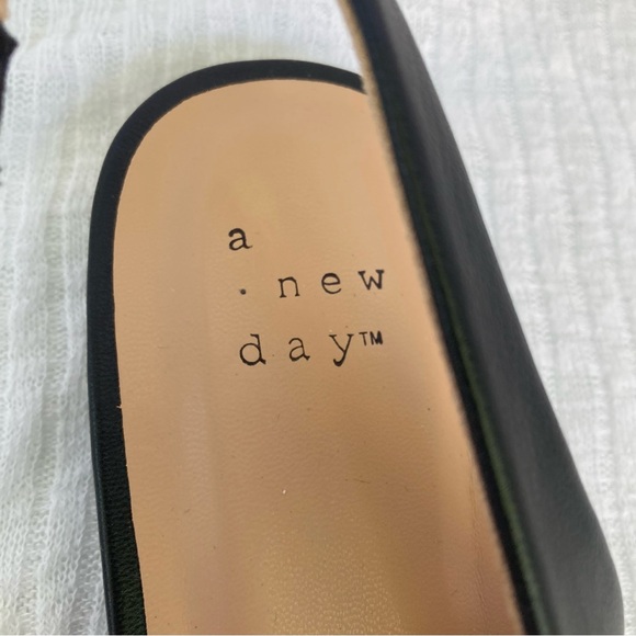 A. New Day  Black PointedSling BackFlats size 8.5 - Picture 5 of 6
